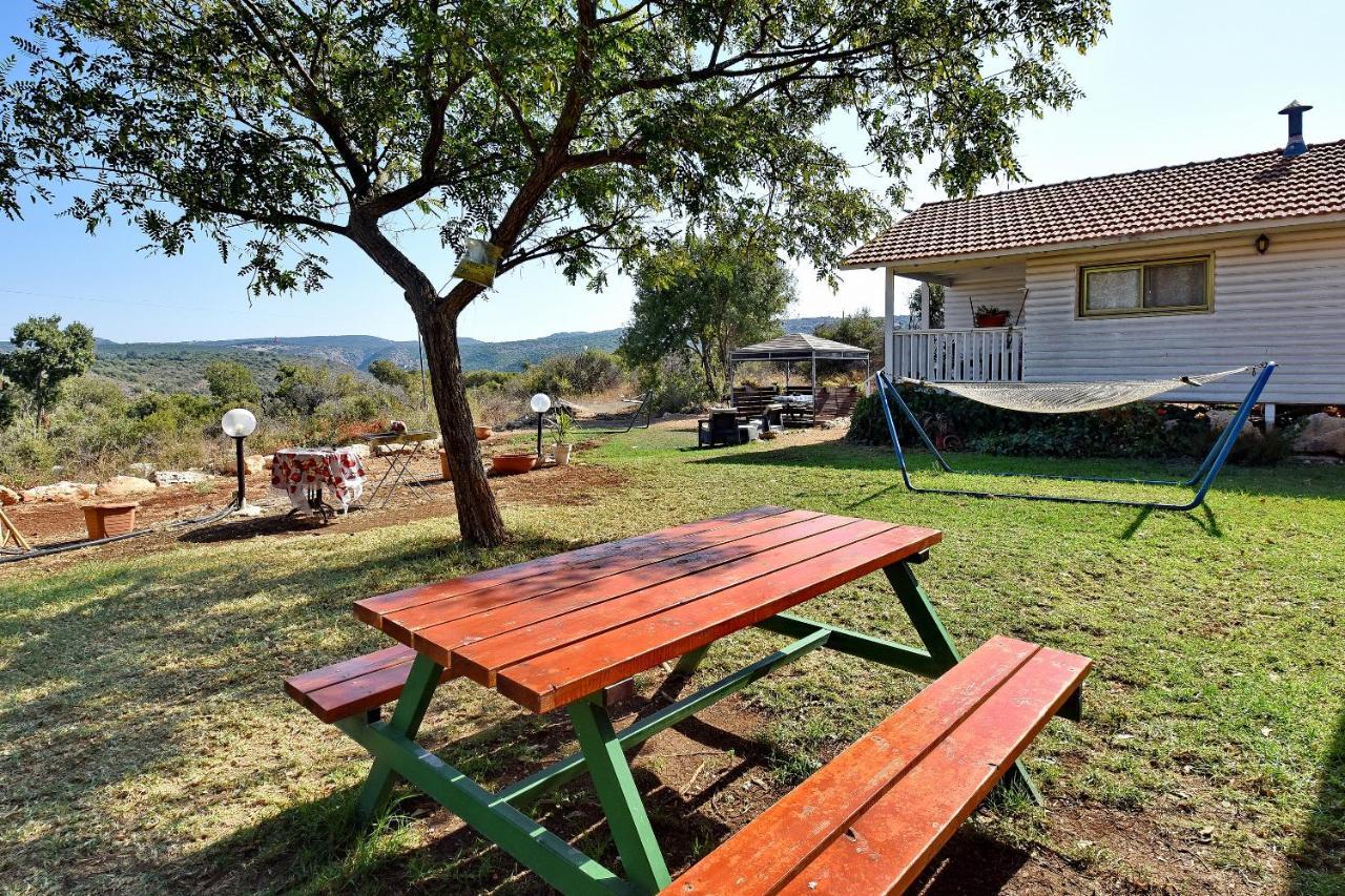 Villa Tal Nof Cabins à Manot Extérieur photo
