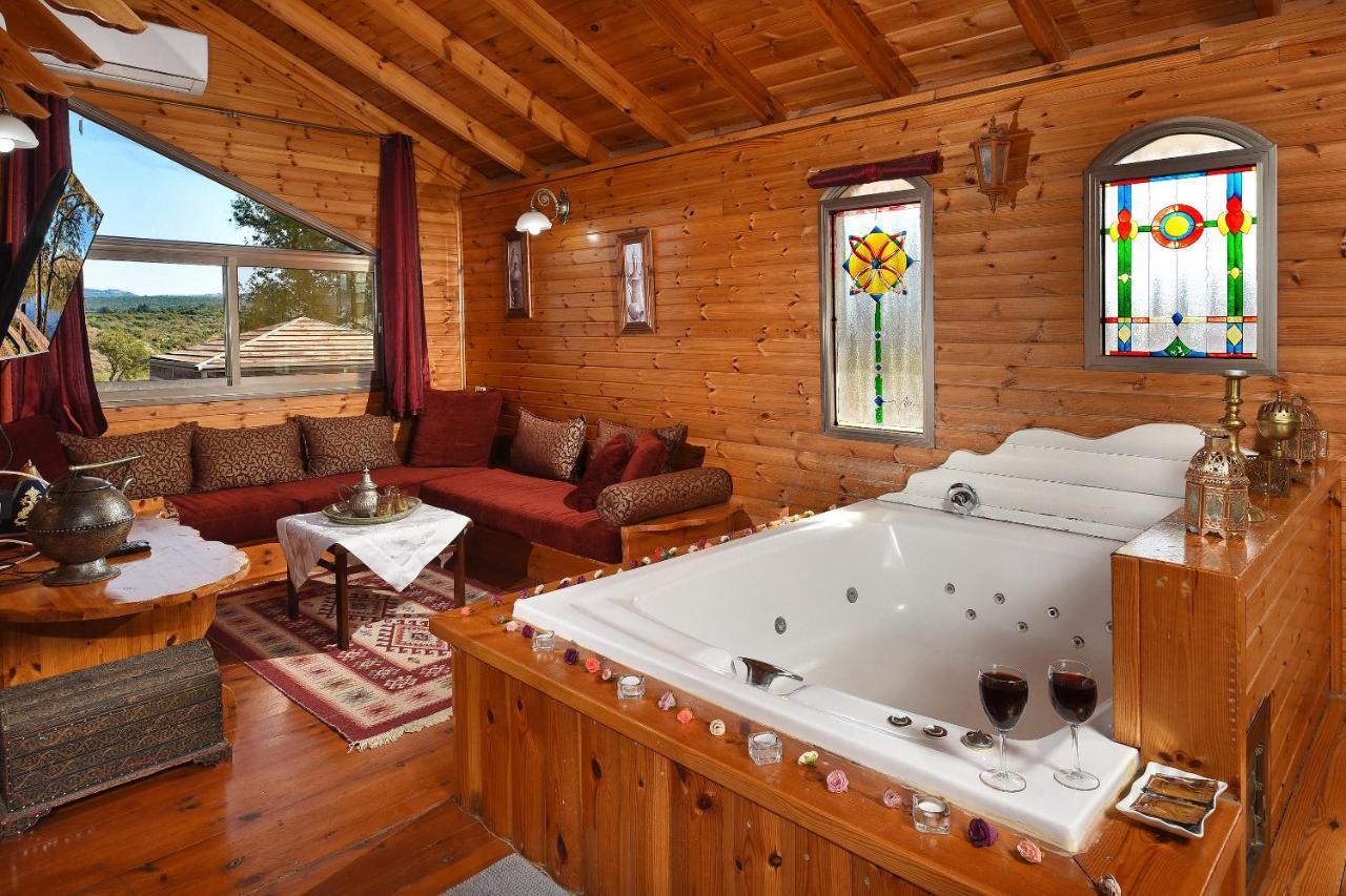 Villa Tal Nof Cabins à Manot Extérieur photo