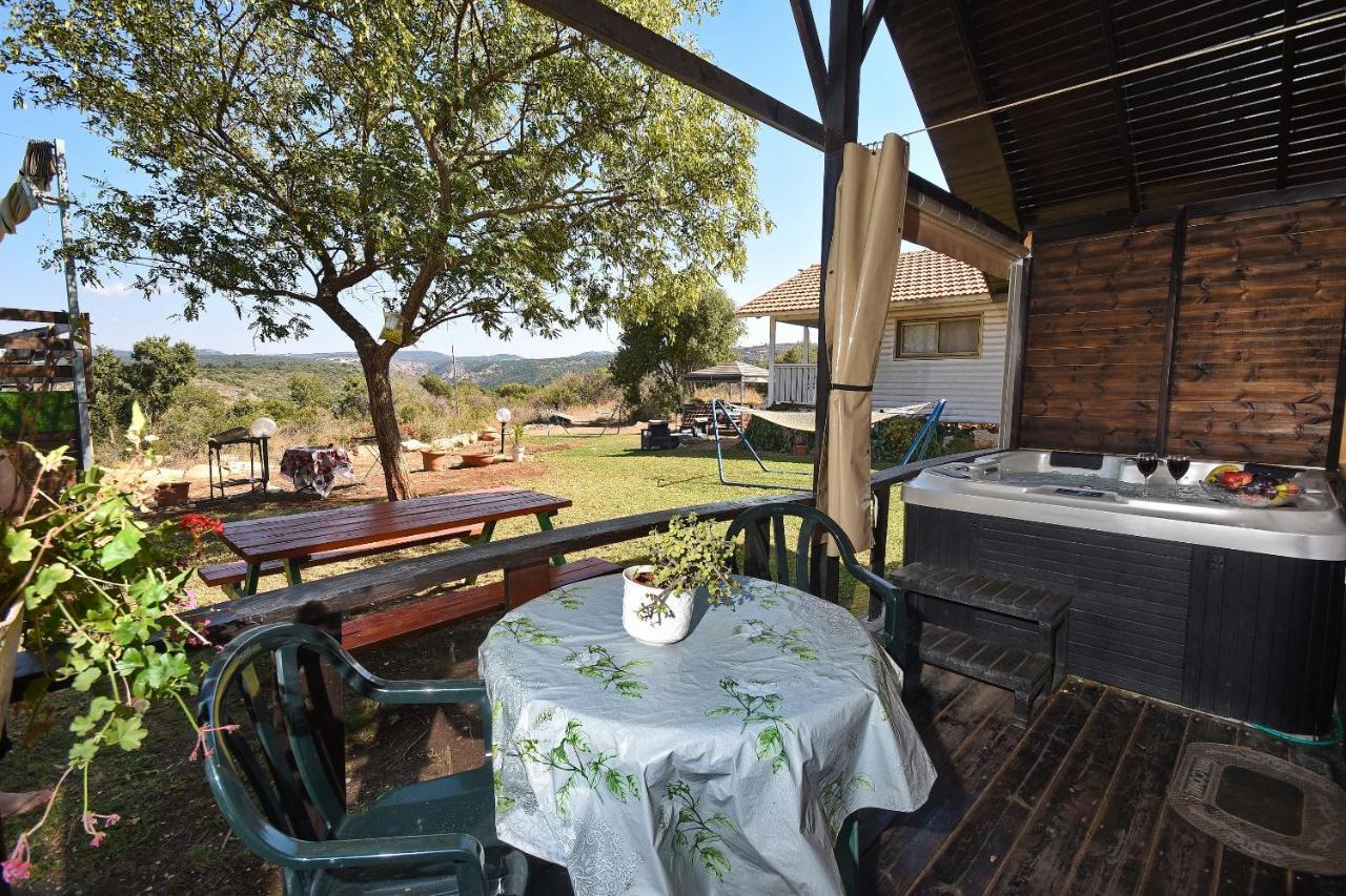 Villa Tal Nof Cabins à Manot Extérieur photo