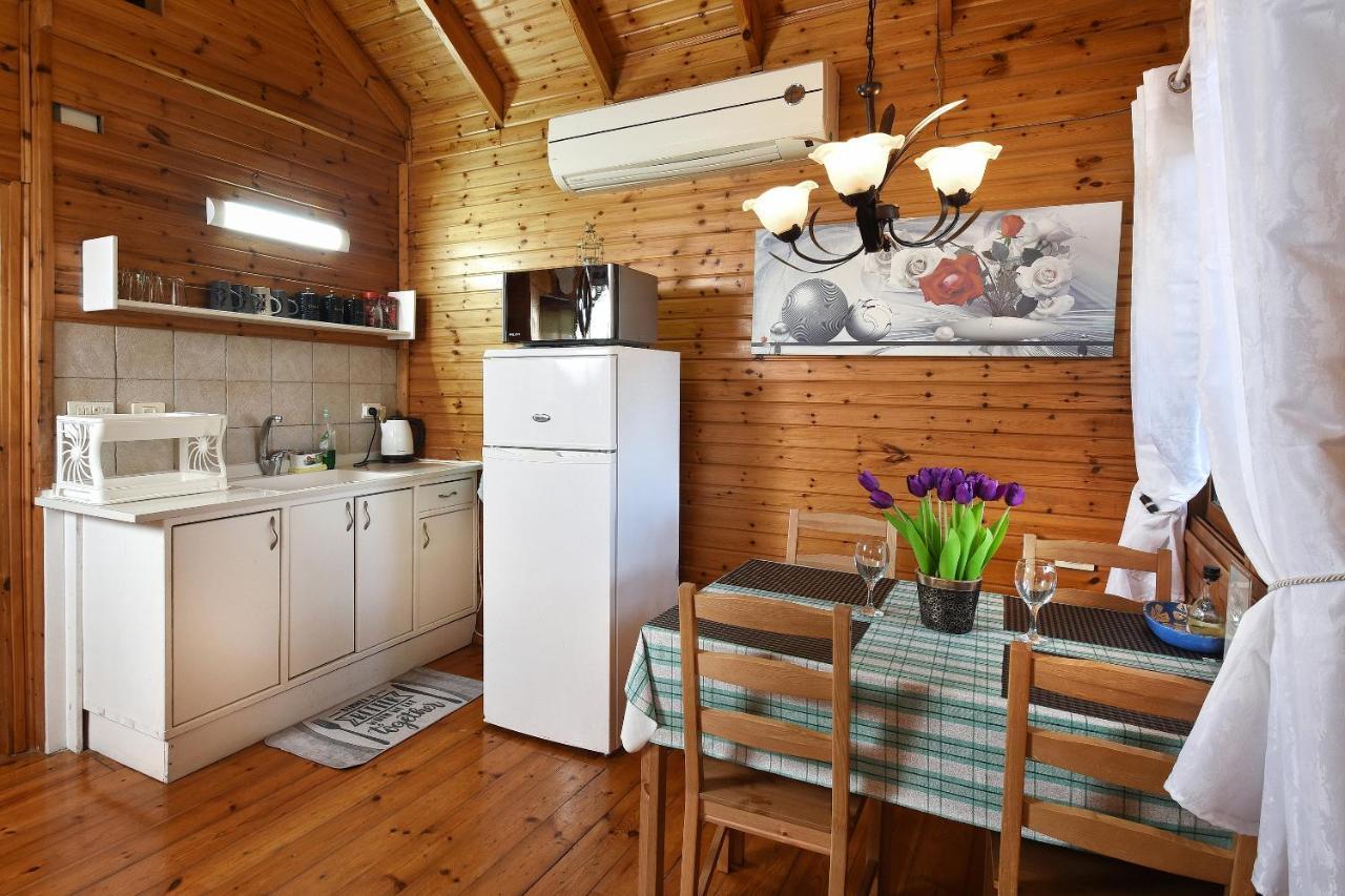 Villa Tal Nof Cabins à Manot Extérieur photo