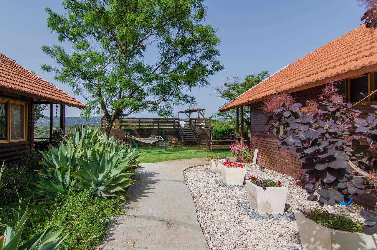 Villa Tal Nof Cabins à Manot Extérieur photo
