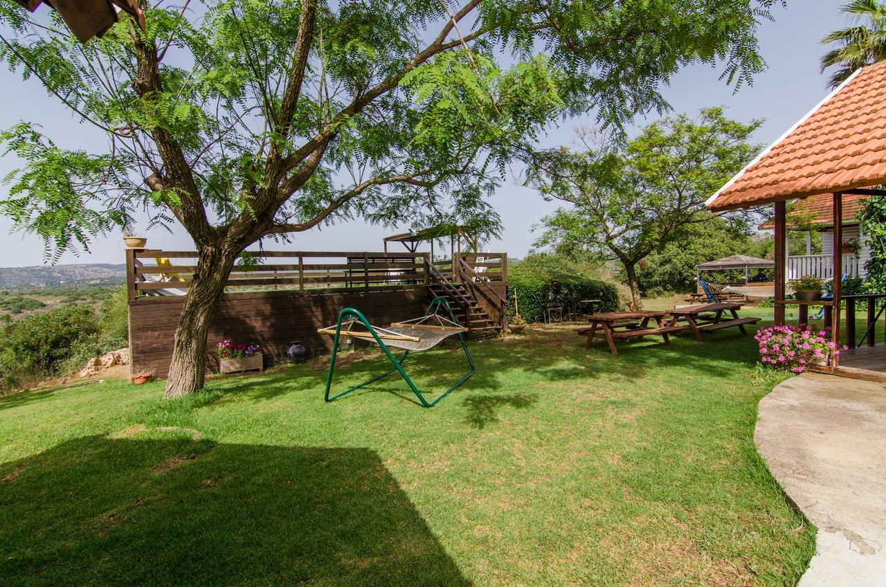 Villa Tal Nof Cabins à Manot Extérieur photo