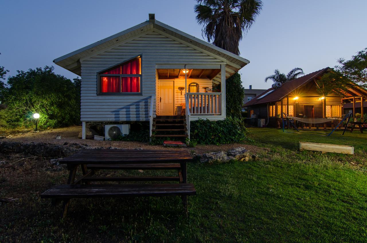 Villa Tal Nof Cabins à Manot Extérieur photo